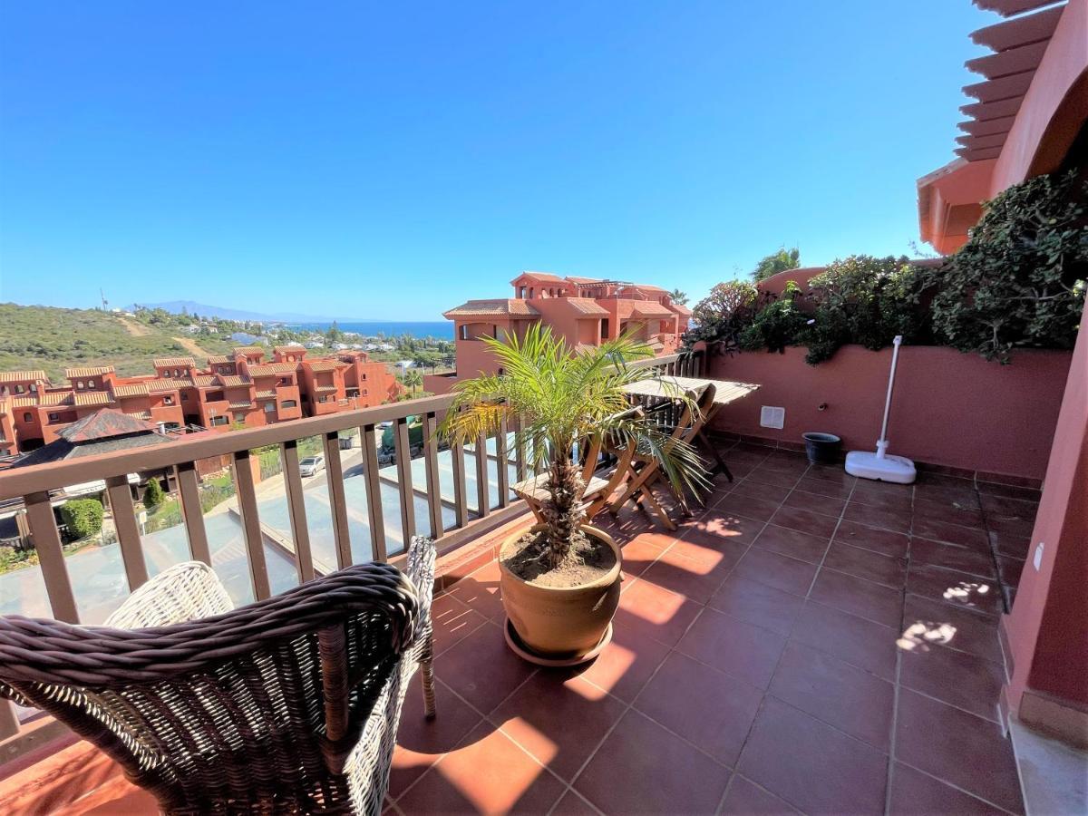 Duplex Penthouse In Estepona- Mountain And Sea Views Appartement
