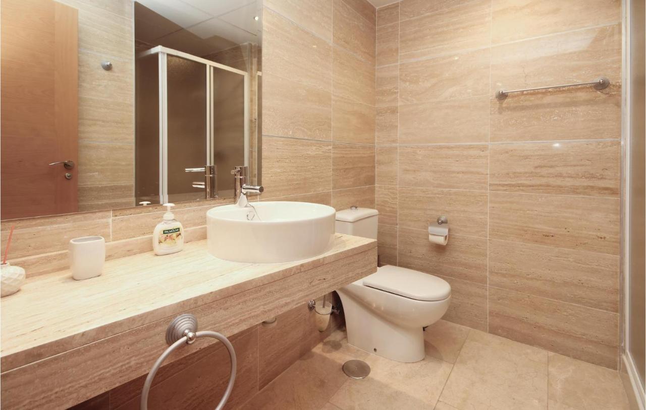 Nice In Benahavs With 2 Bedrooms, Outdoor Swimming Pool And Swimming Pool Estepona