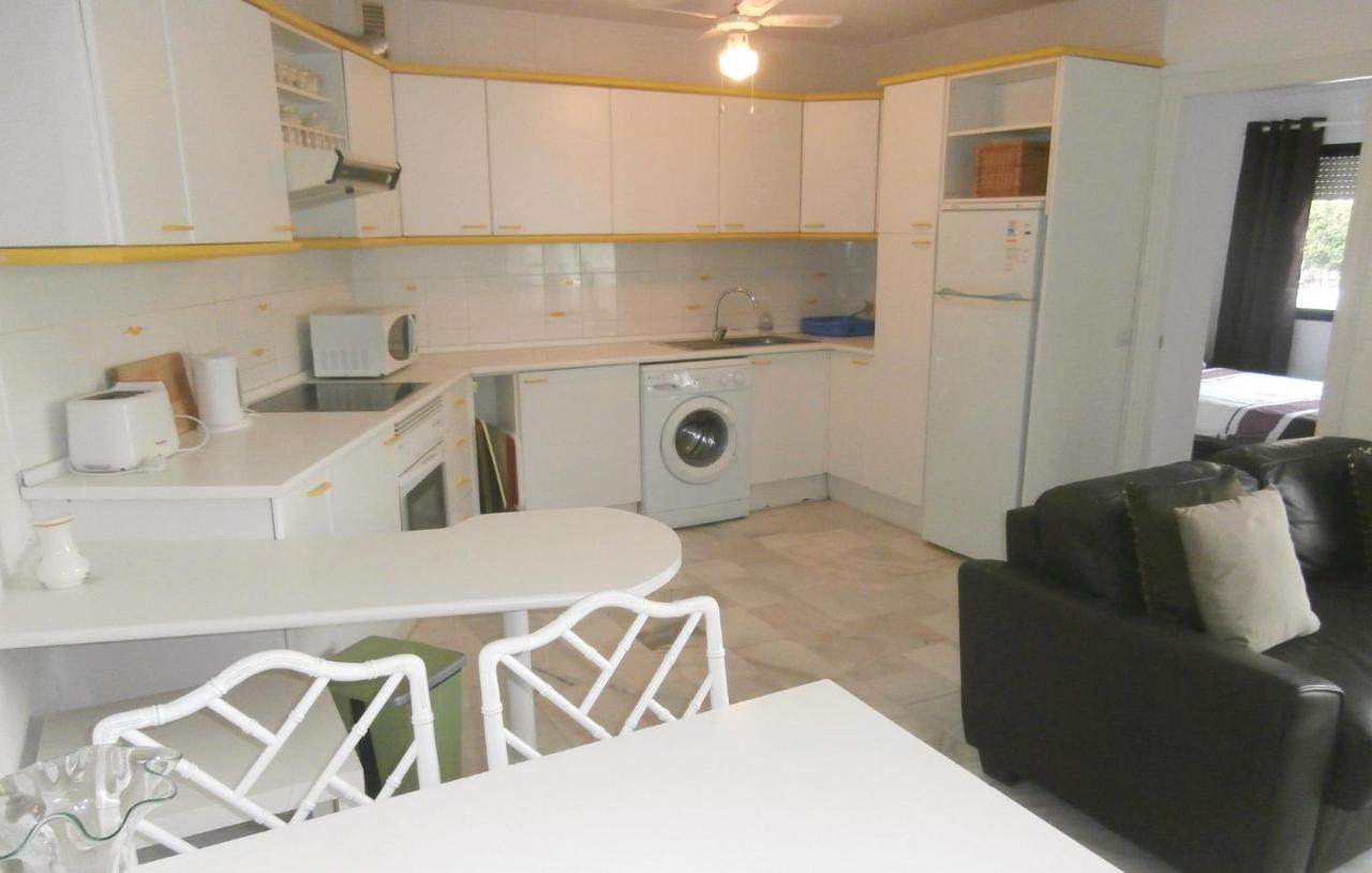 Stunning Apartment In Estepona With Wifi *
