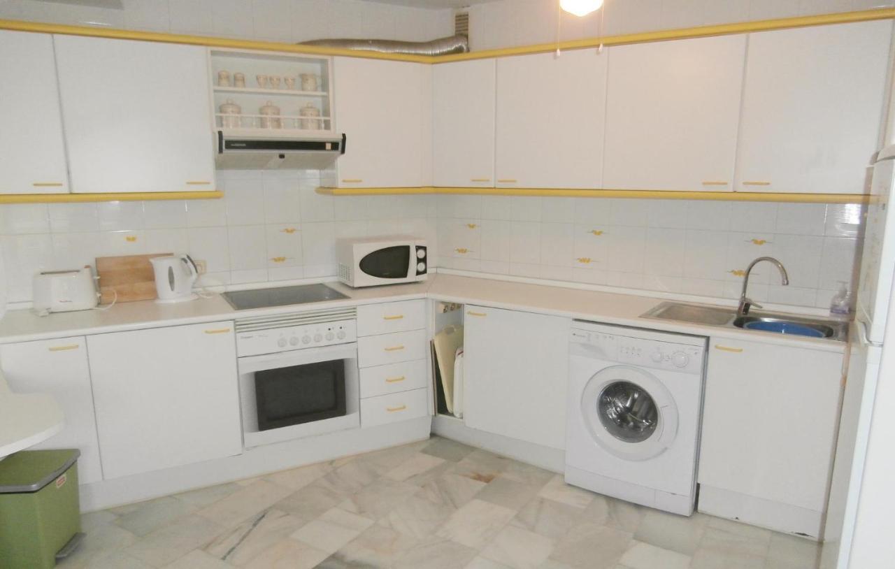 Stunning Apartment In Estepona With Wifi