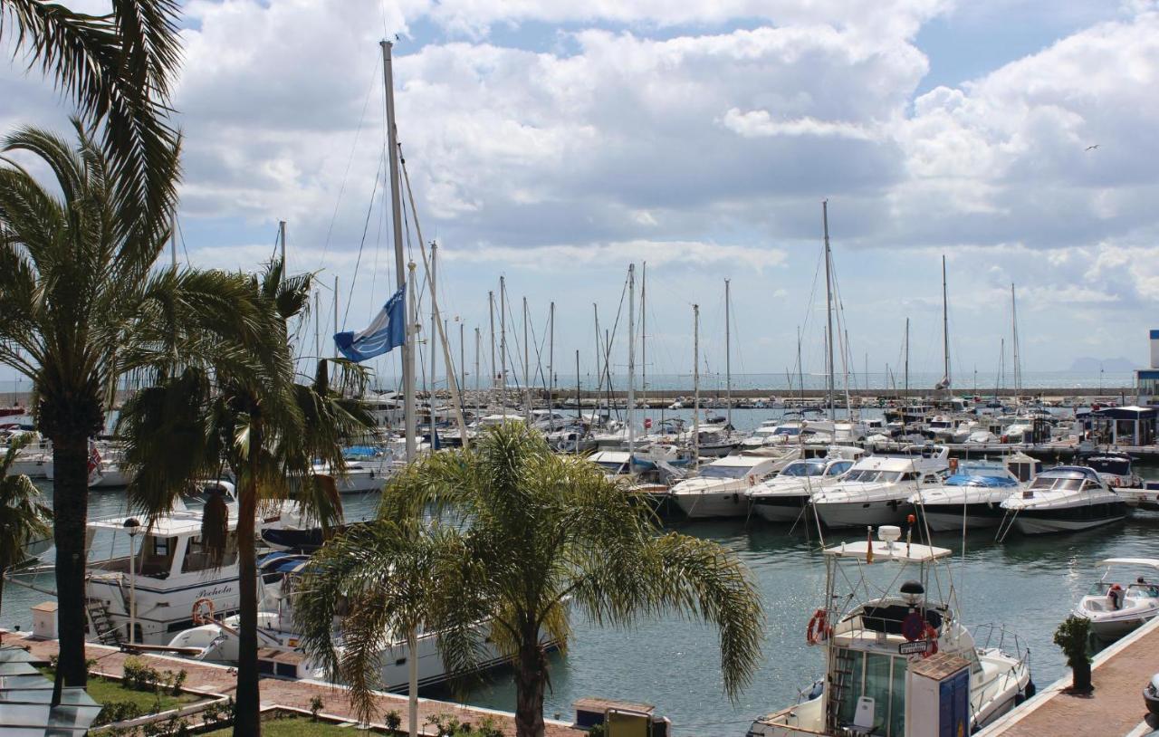 Stunning Apartment In Estepona With Wifi Apartment *