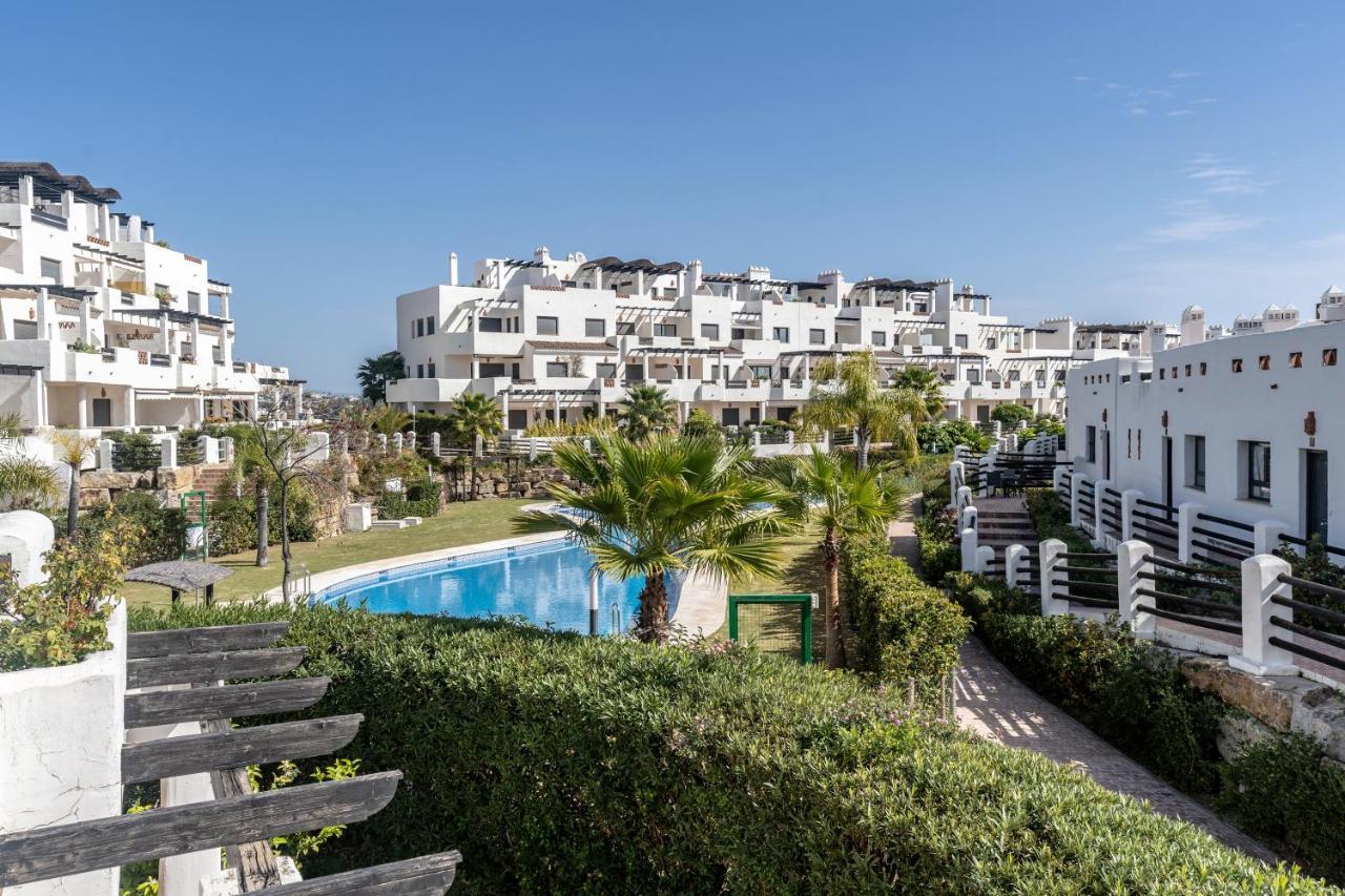 Luxe With Sea View Apartment