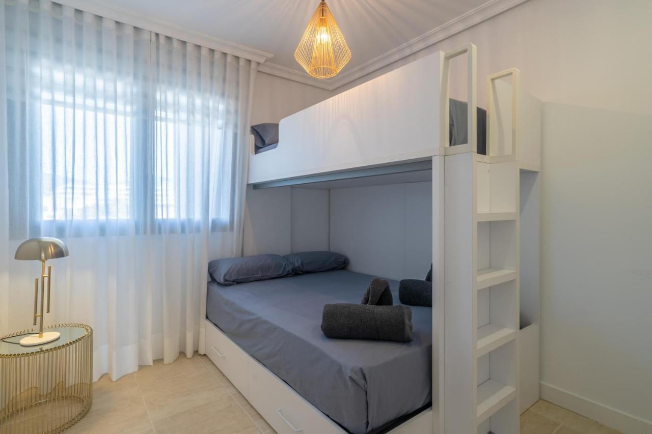 Luxe With Sea View Estepona