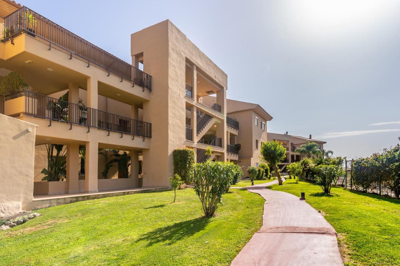In With Sea View Holiday home Estepona