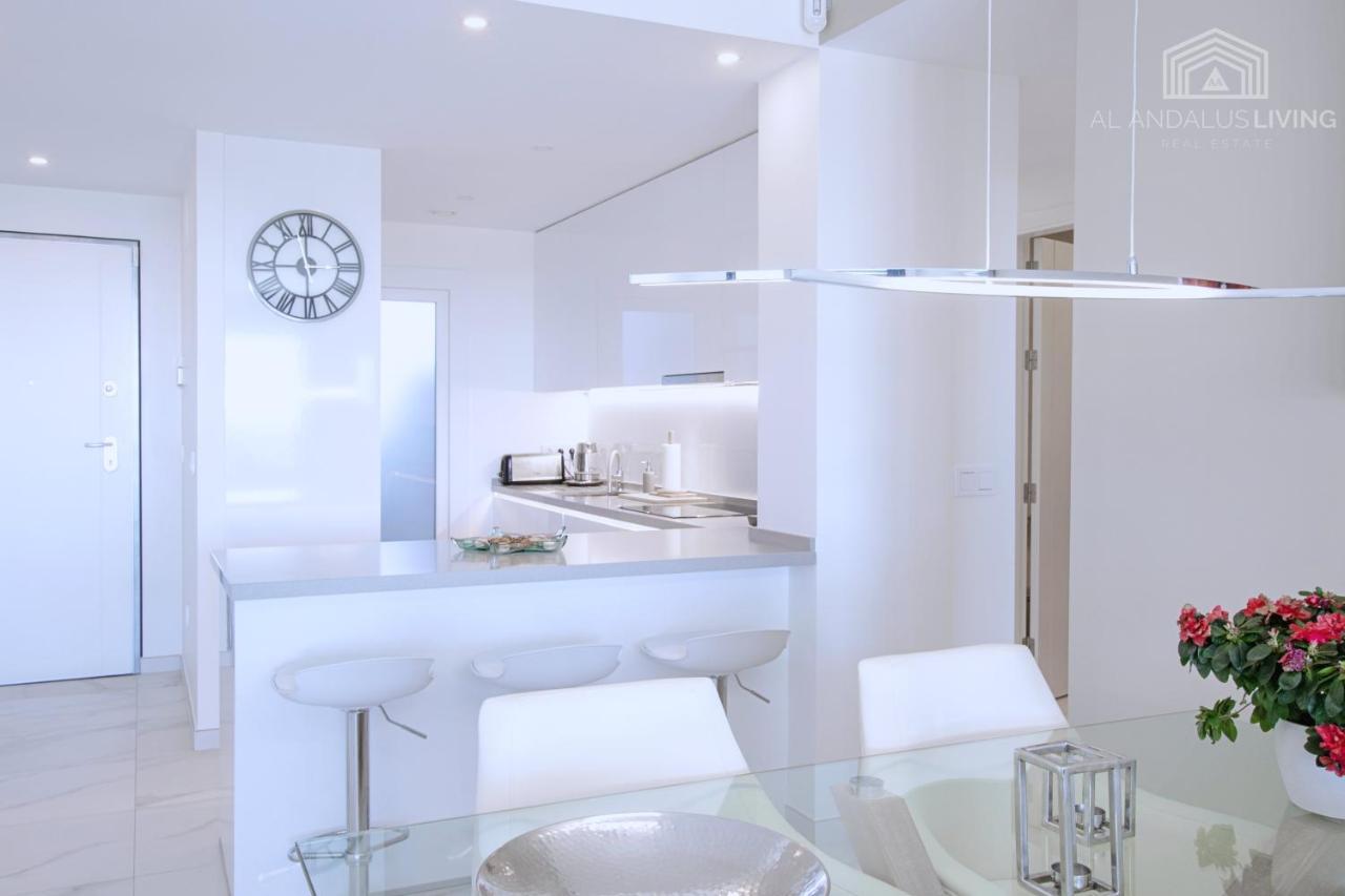 Contemporary 8 Min To Puerto Banus *