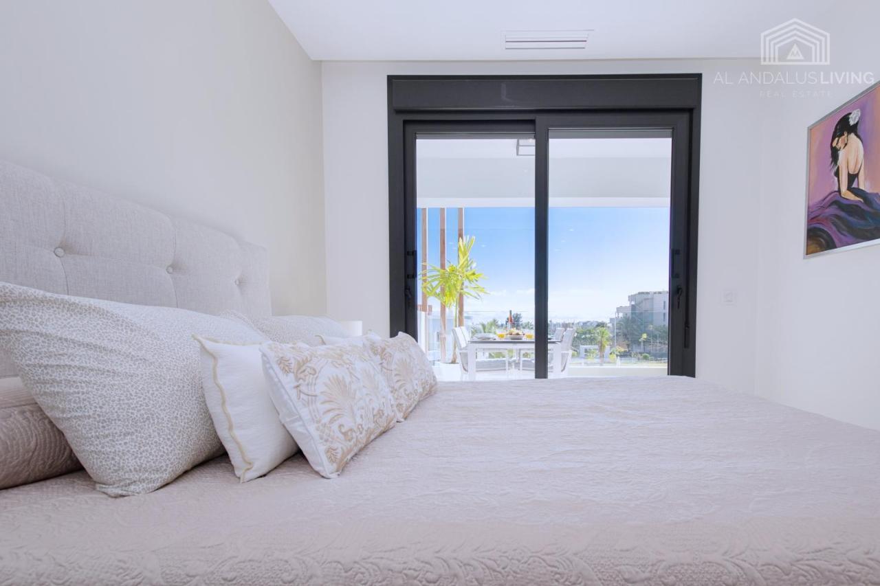 Contemporary 8 Min To Puerto Banus *