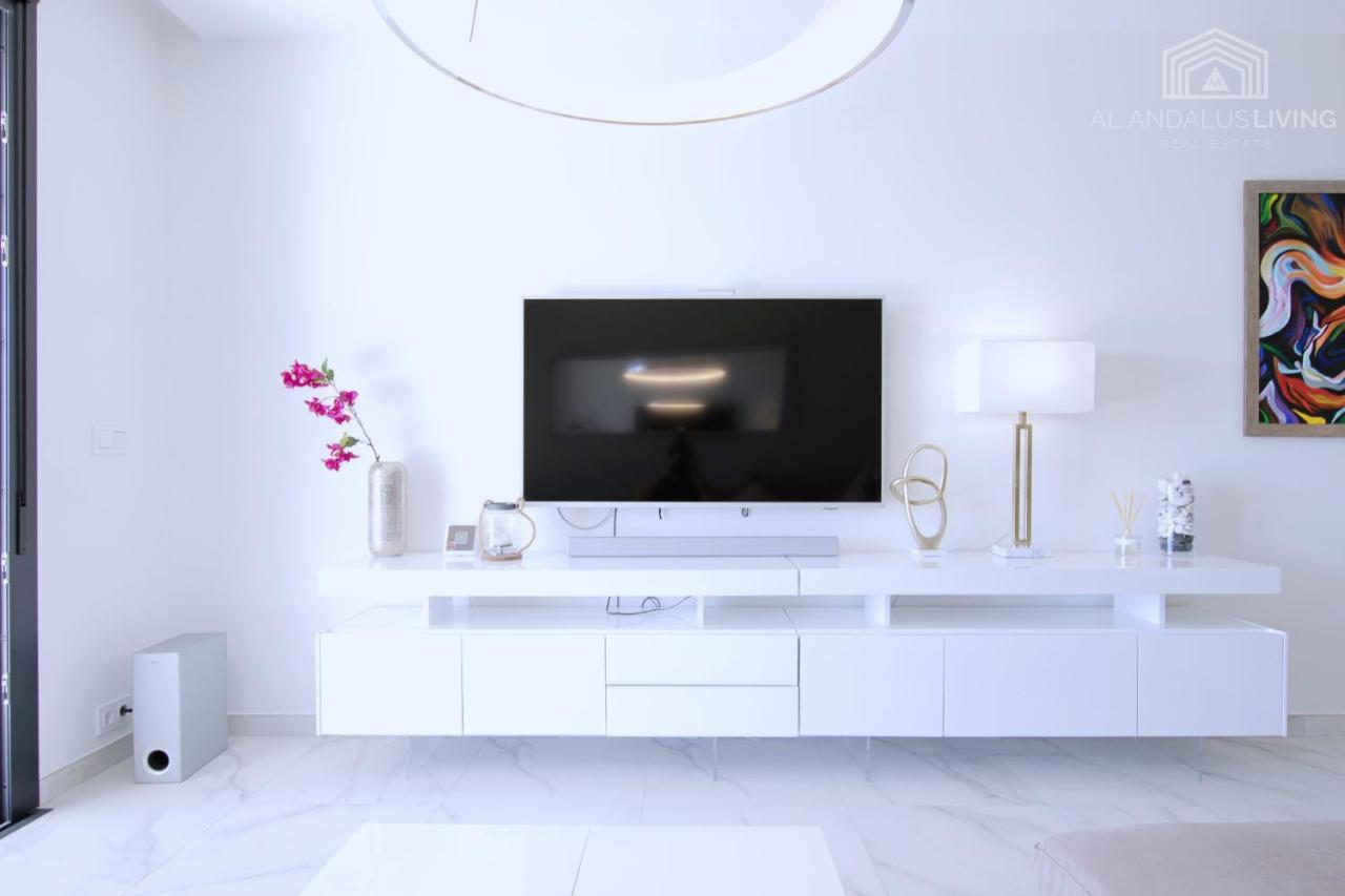 Contemporary 8 Min To Puerto Banus * Estepona