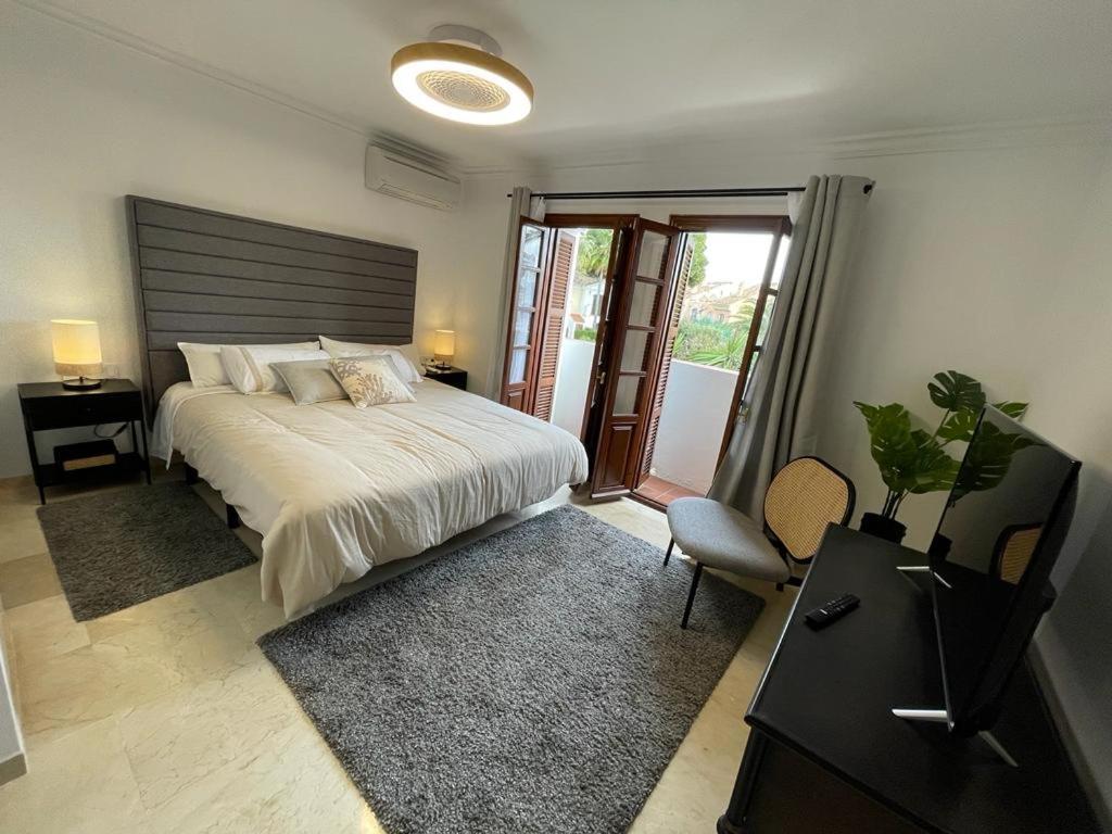 Apartment Exquisite New Townhouse/front Beach/2bedr/2,5bath Estepona