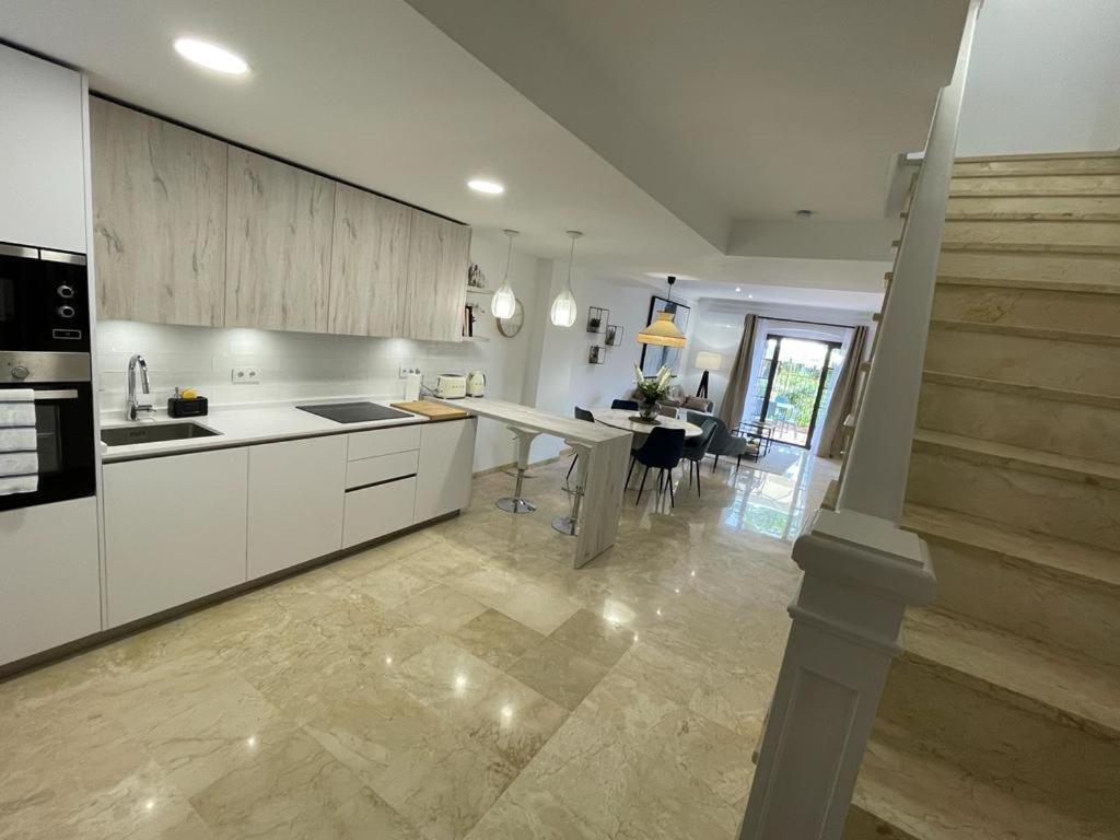Apartment Exquisite New Townhouse/front Beach/2bedr/2,5bath Estepona