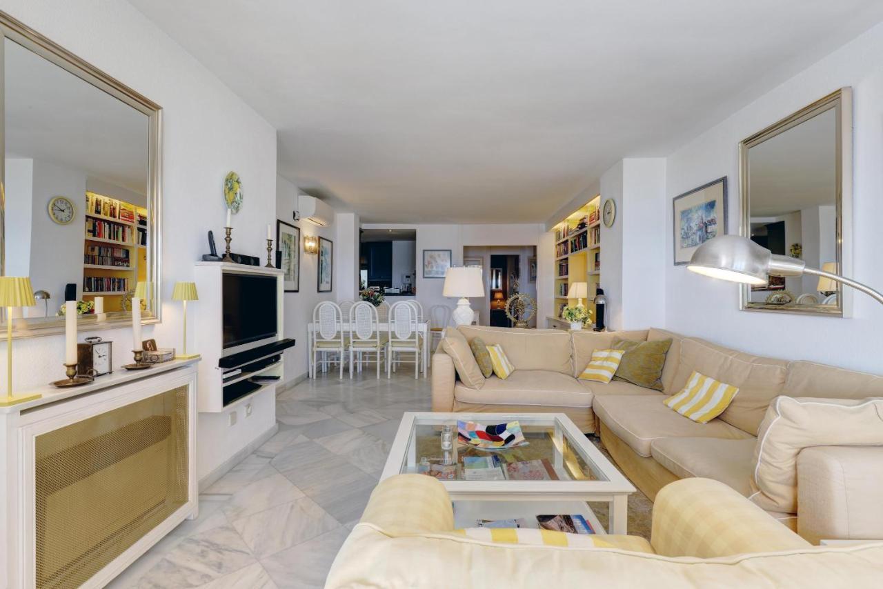 Apartment - Car Included *