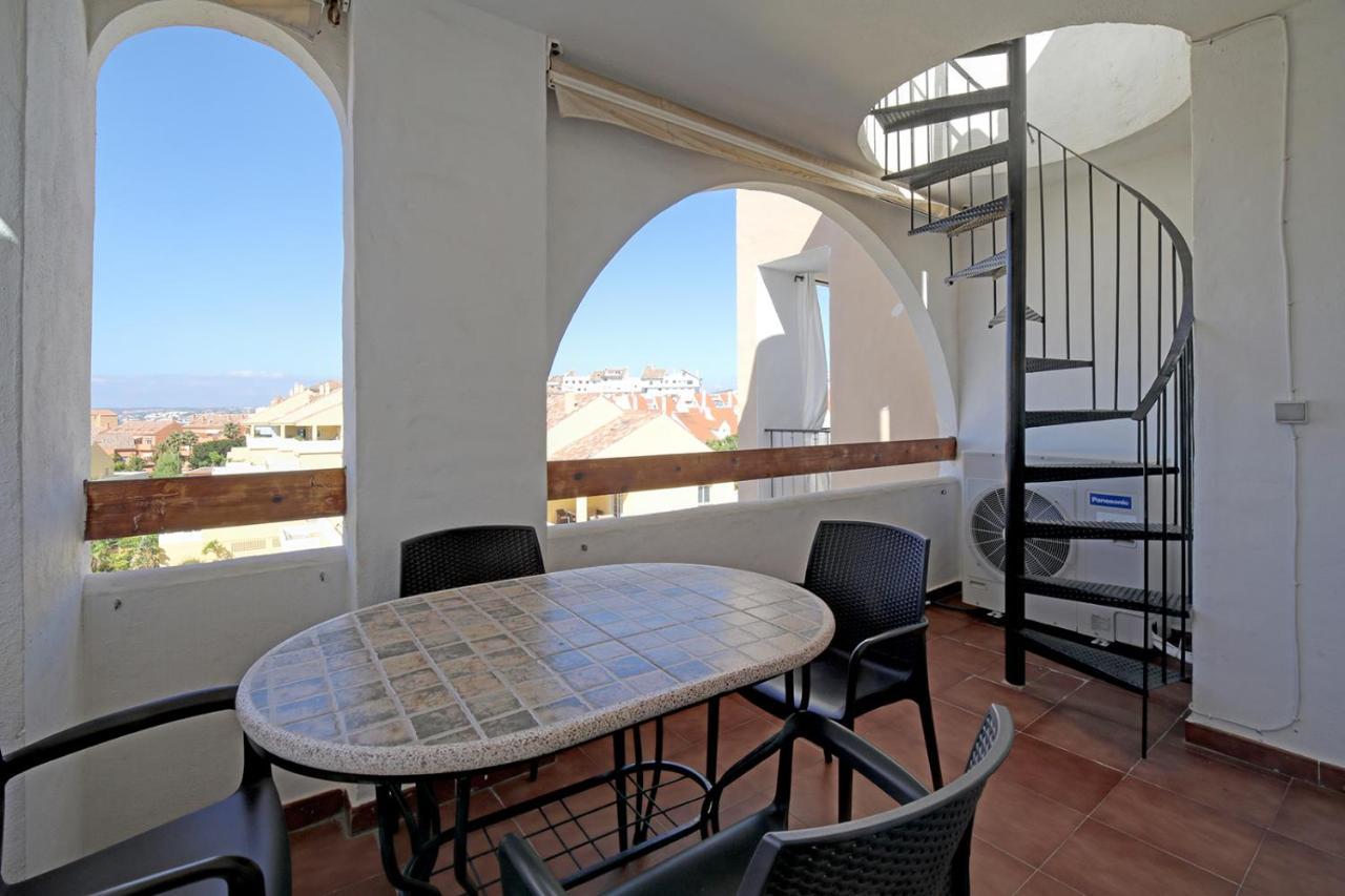 Apartment Penthouse Flat, Port