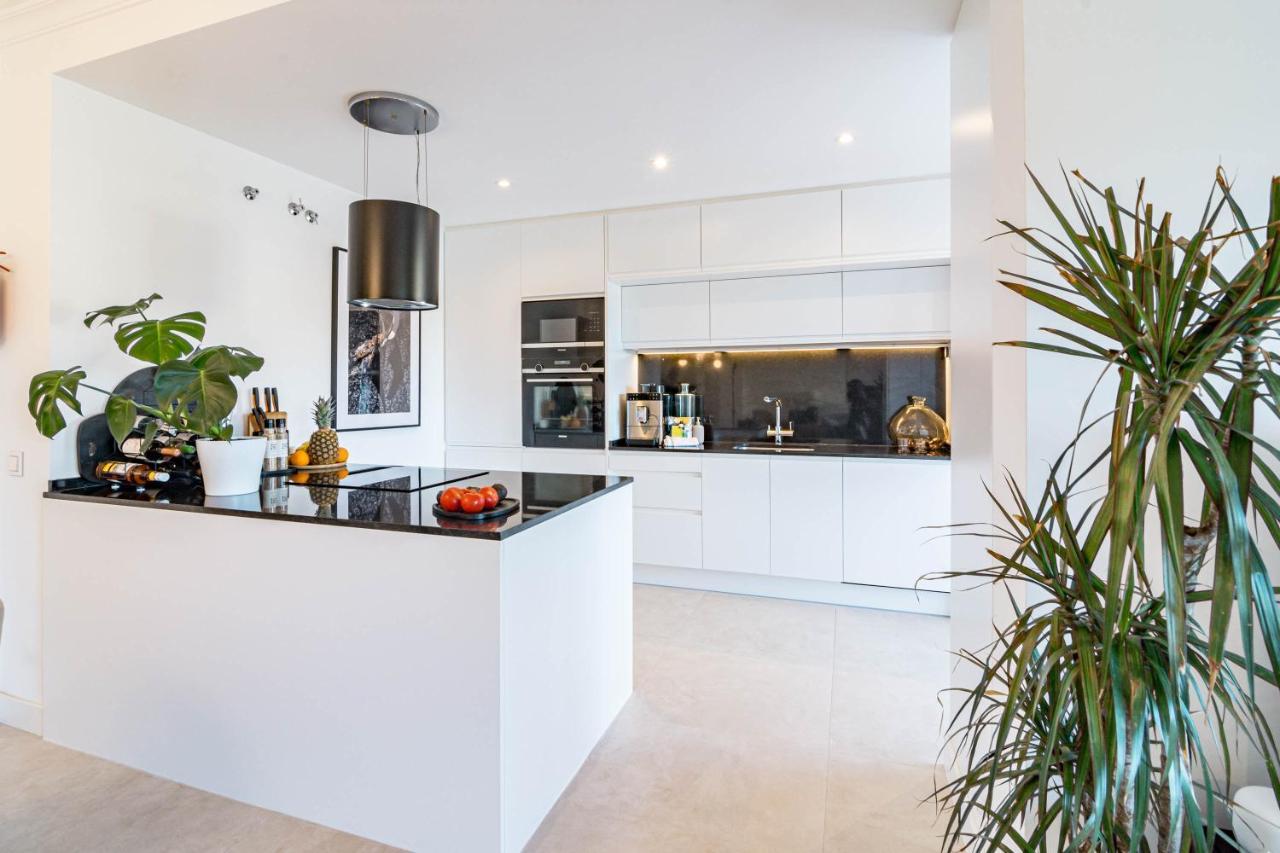 Penthouse With 250 Sqm Roof Terrace Near The * Estepona