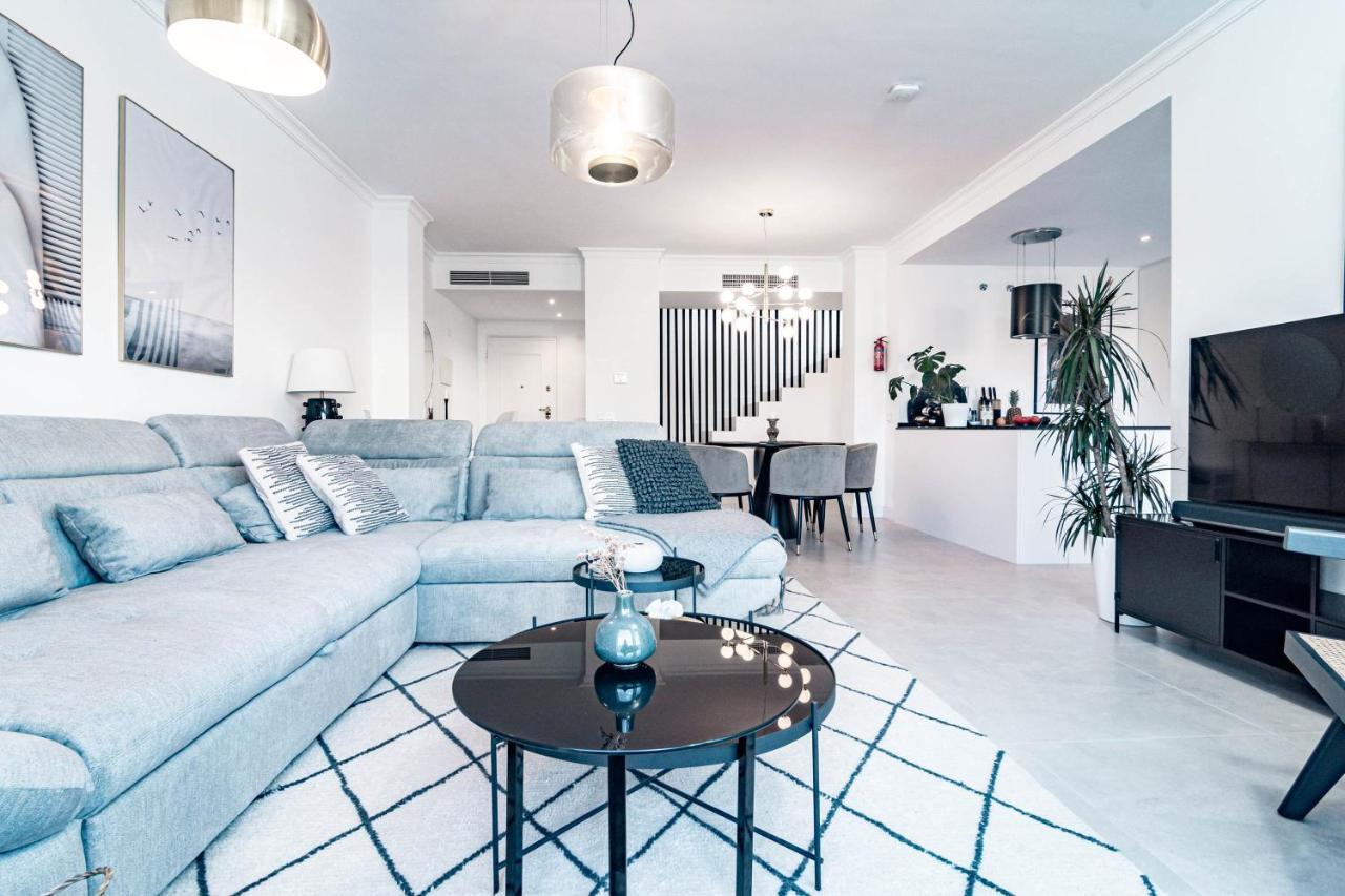 Penthouse With 250 Sqm Roof Terrace Near The Appartement Estepona