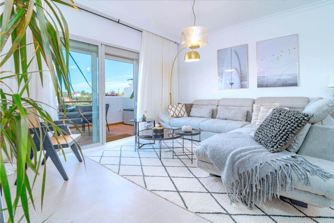 Appartement Penthouse With 250 Sqm Roof Terrace Near The Estepona