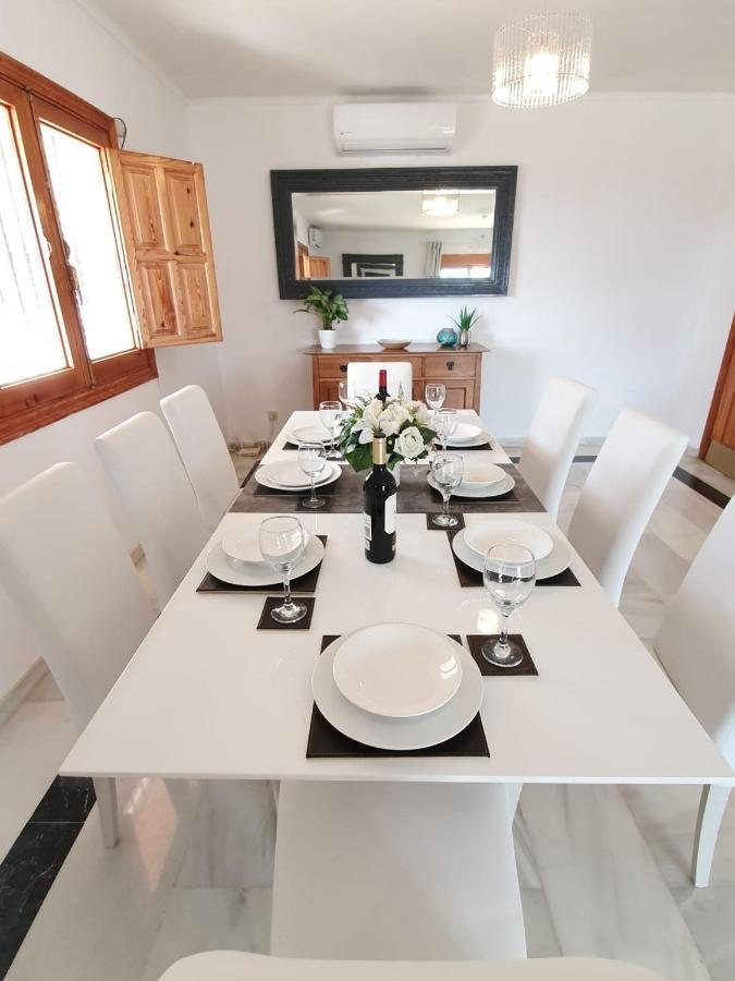 Villa Beautiful 5 Bedroom Villa, Sea Views, Private Pool, Newly Refurbished Estepona