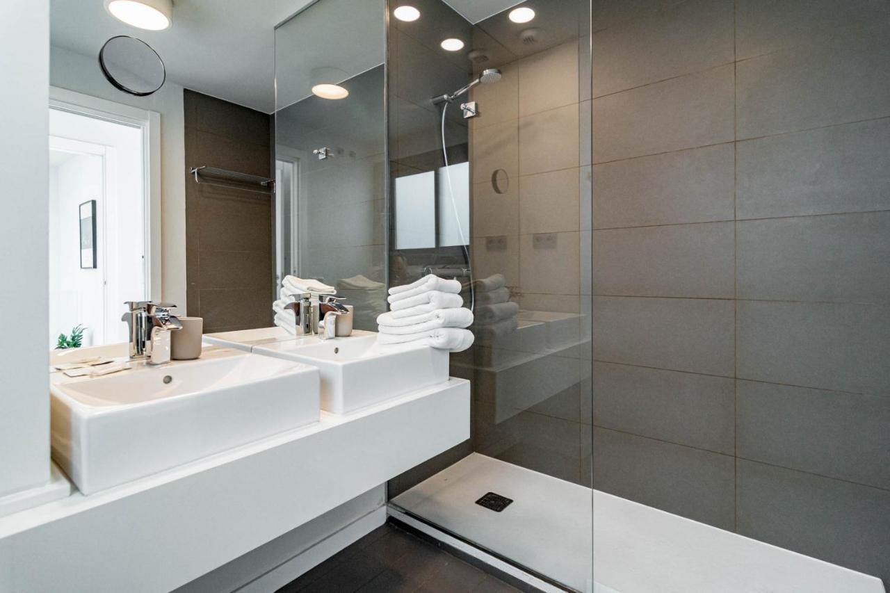 Lmt46 - Modern Style Spacious Townhouse *