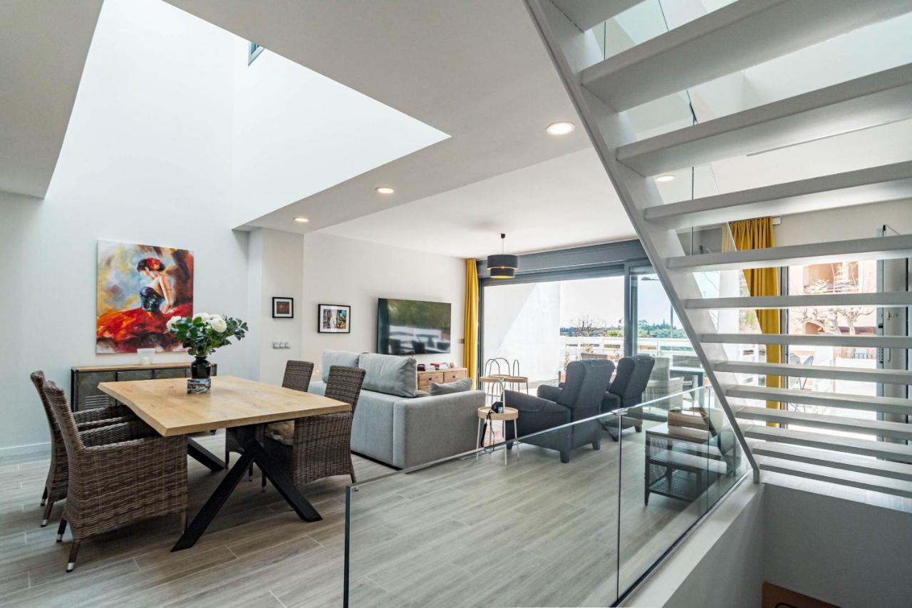 Lmt46 - Modern Style Spacious Townhouse