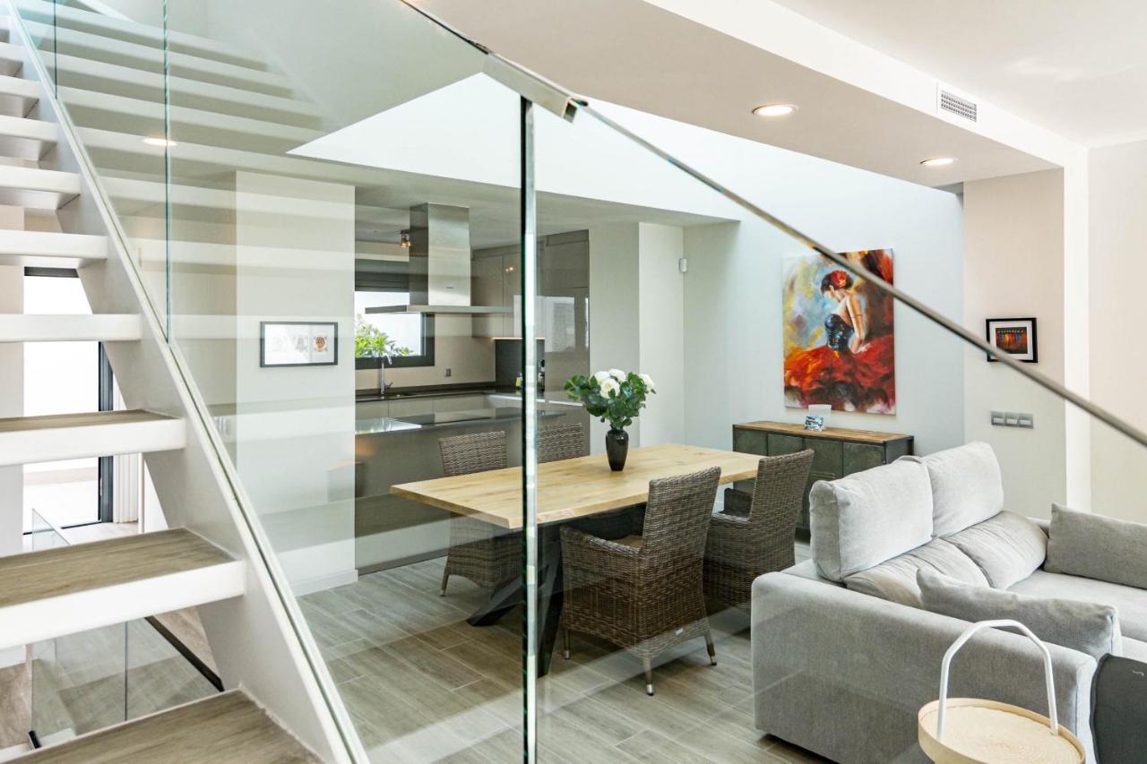 Lmt46 - Modern Style Spacious Townhouse Estepona