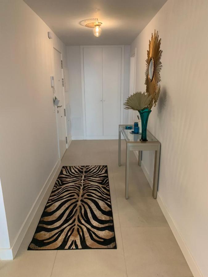 Appartement Casa Casu New Stunning 3 Bed Raised Ground Floor & Huge Balcony With Sea Pool & Mountain View Indoor & Outdoor Swimming Pools & Gym Walking Distance To Port Traveller Award 2023 Estepona