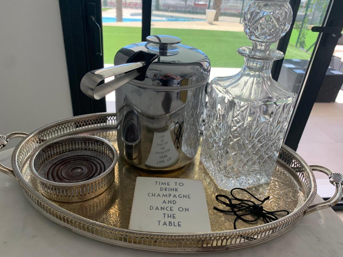 Casa Casu New Stunning 3 Bed Raised Ground Floor & Huge Balcony With Sea Pool & Mountain View Indoor & Outdoor Swimming Pools & Gym Walking Distance To Port Traveller Award 2023 *