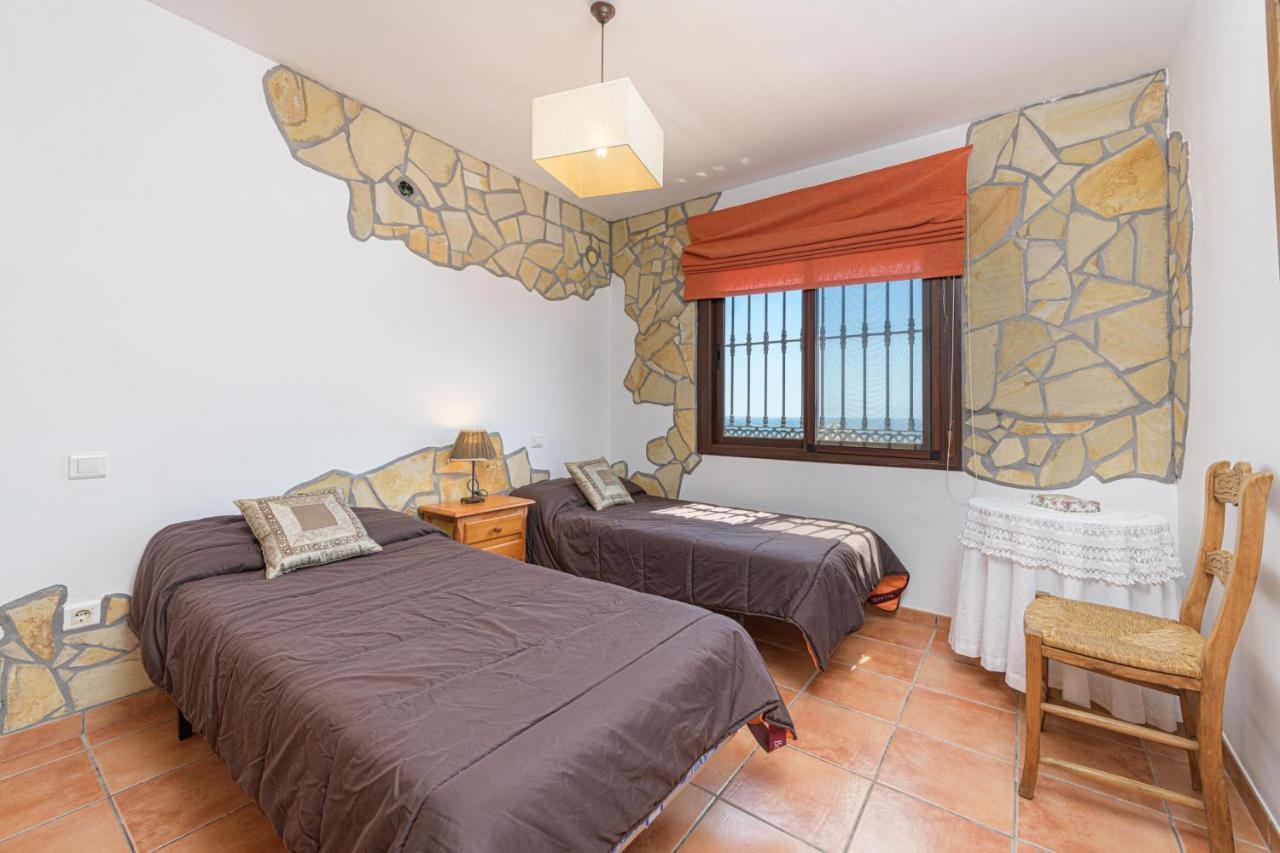 Lina Estepona
