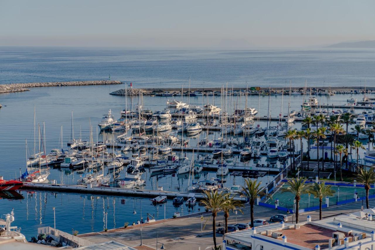 Esteponacies * Estepona