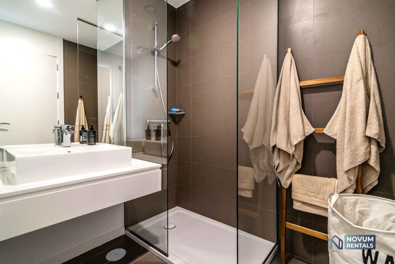 Newly Built 3-bdrm Luxury W/ Stunning Sea Views *
