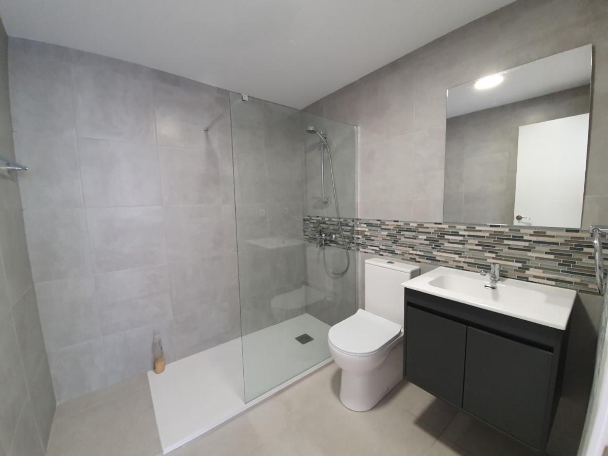 Beautiful 5 Bedroom Villa, Sea Views, Private Pool, Newly Refurbished Villa *