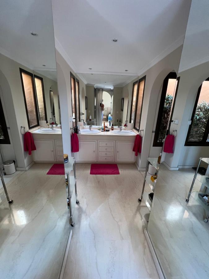 Marbella Luxueux Duplex 3 Ch.- 3 Bains - 155 M² + 100 M² Terrasses Apartment Estepona