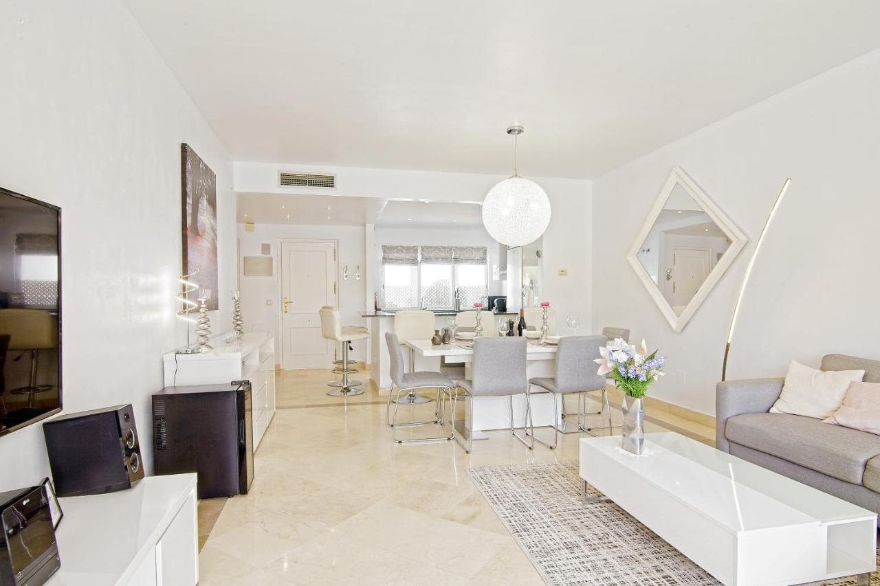 Enjoy El Presidente Penthouse *
