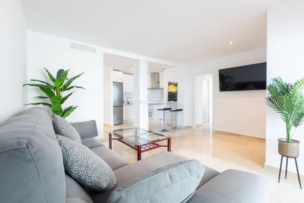 Seaview Marine Port With Pools Appartement Estepona