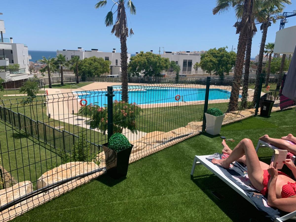 Casa Casu New Stunning 3 Bed Raised Ground Floor & Huge Balcony With Sea Pool & Mountain View Indoor & Outdoor Swimming Pools & Gym Walking Distance To Port Traveller Award 2023 Estepona