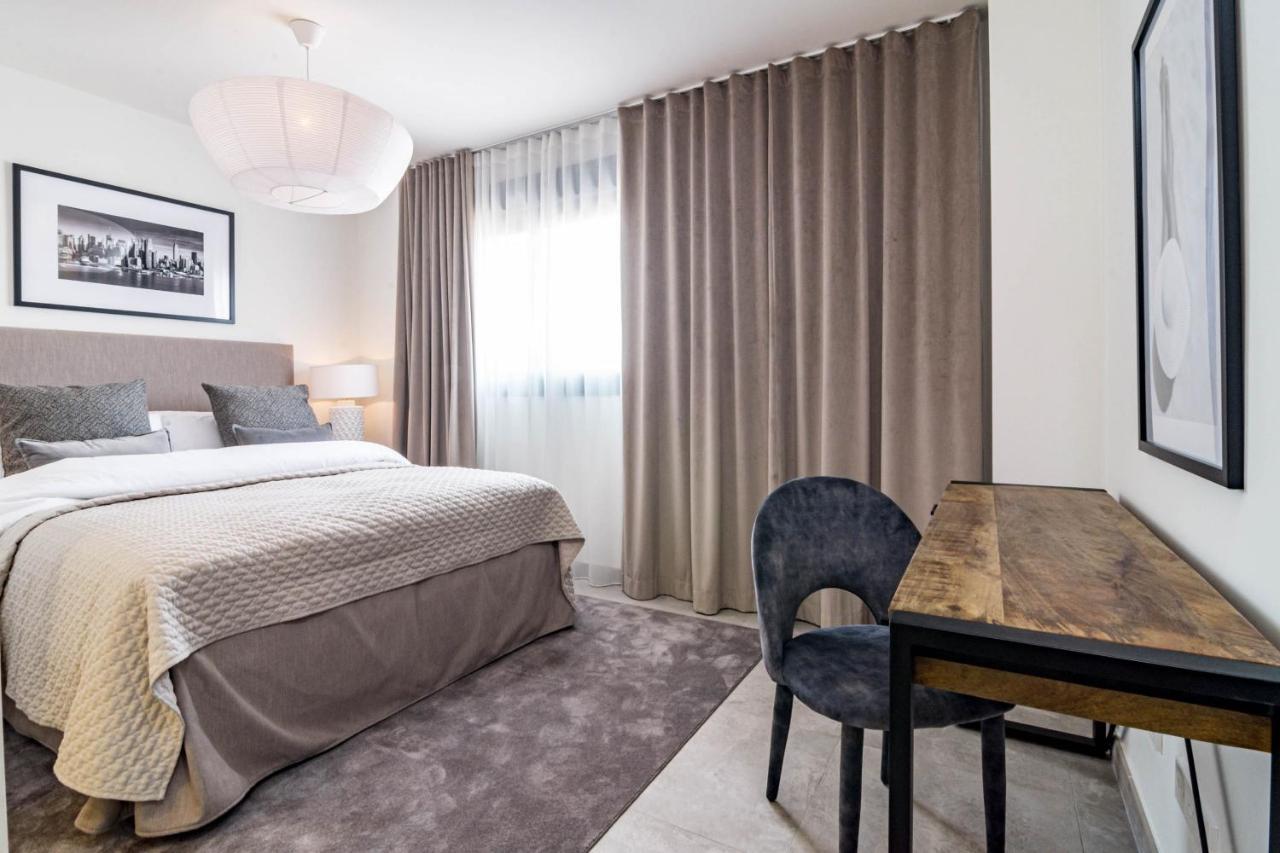 Inf42m- Modern Apartment, Families Only Apartment Estepona