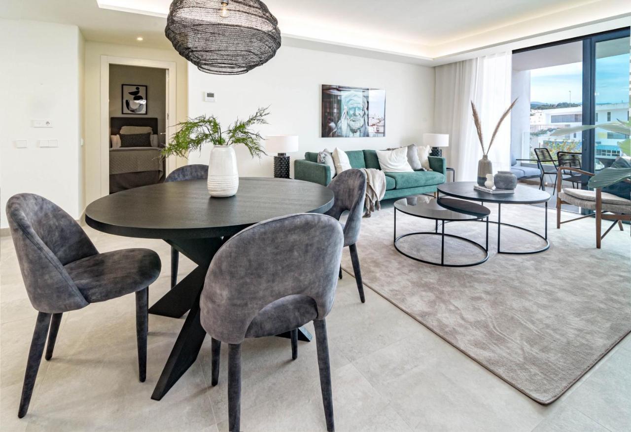 Inf42m- Modern Apartment, Families Only Apartment *