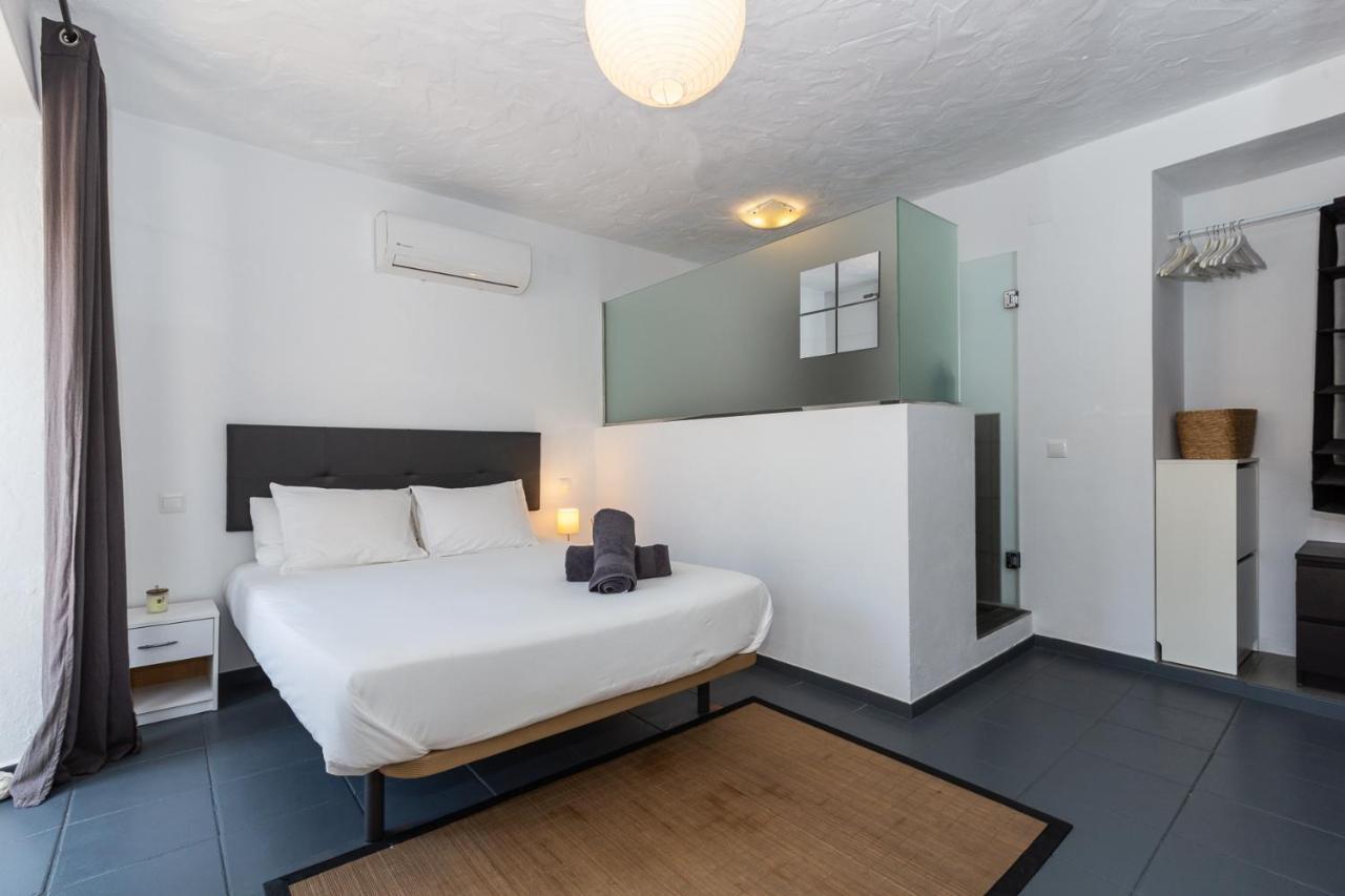 Enjoy At Our Fully Equipped 2br Town House, Beach- 1min Estepona