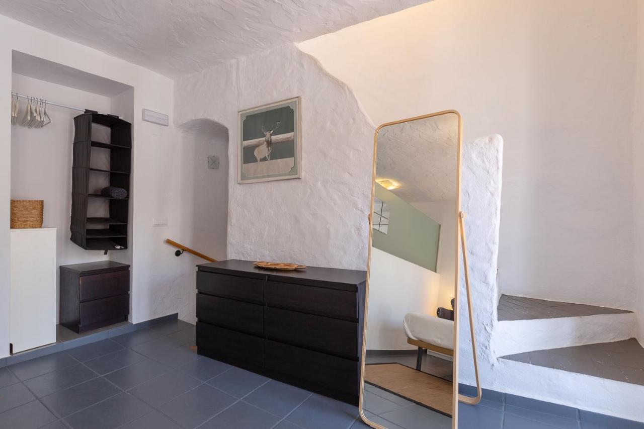 Enjoy At Our Fully Equipped 2br Town House, Beach- 1min Holiday home Estepona