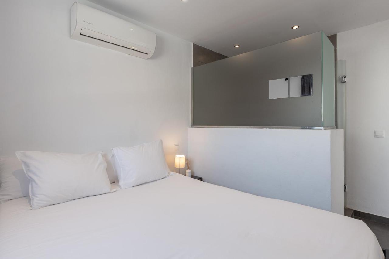 Enjoy At Our Fully Equipped 2br Town House, Beach- 1min *