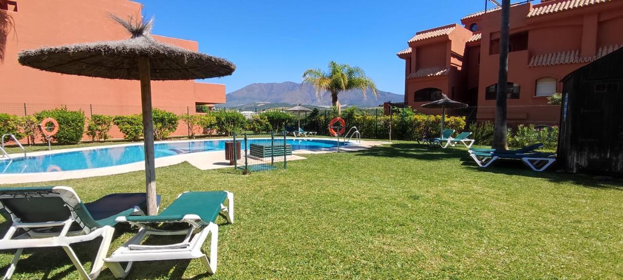 Amplio Y Moderno En Con Preciosas Vistas 360º Al Mar Y La Montaña Estepona