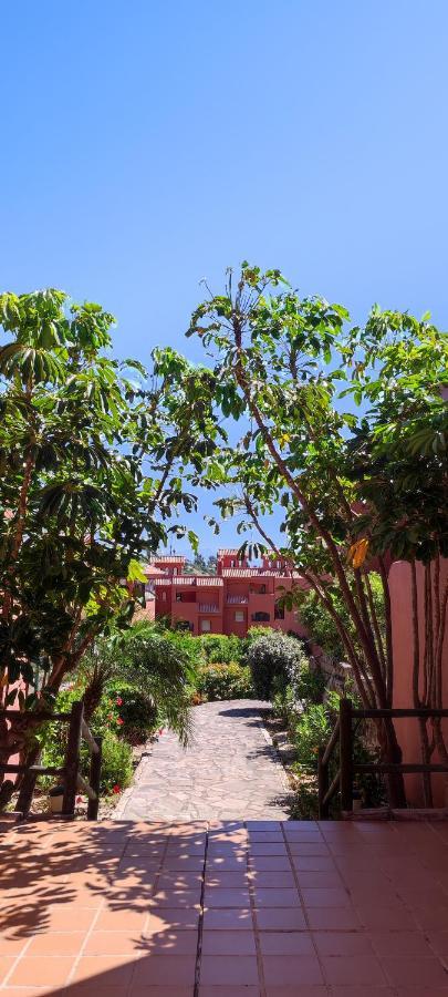 Amplio Y Moderno En Con Preciosas Vistas 360º Al Mar Y La Montaña * Estepona