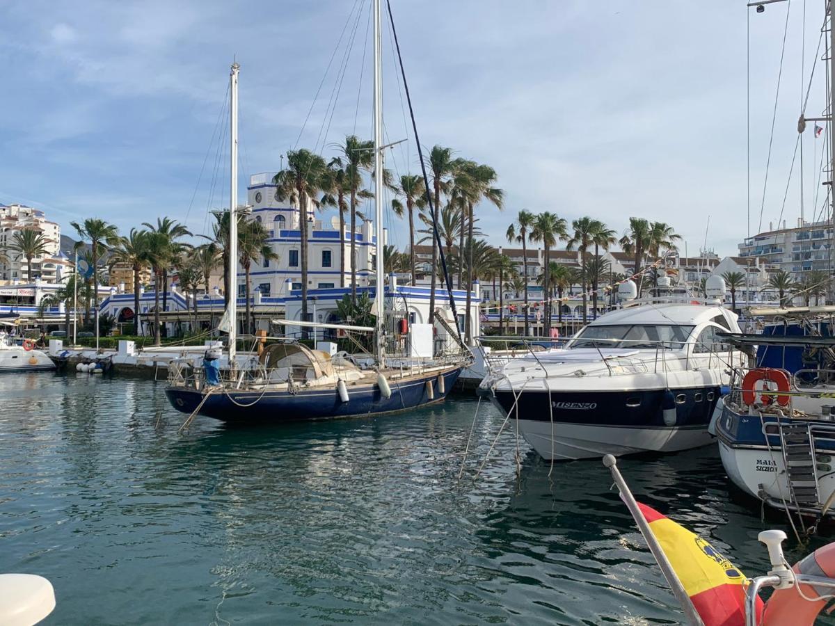 Casa Casu New Stunning 3 Bed Raised Ground Floor & Huge Balcony With Sea Pool & Mountain View Indoor & Outdoor Swimming Pools & Gym Walking Distance To Port Traveller Award 2023 Estepona
