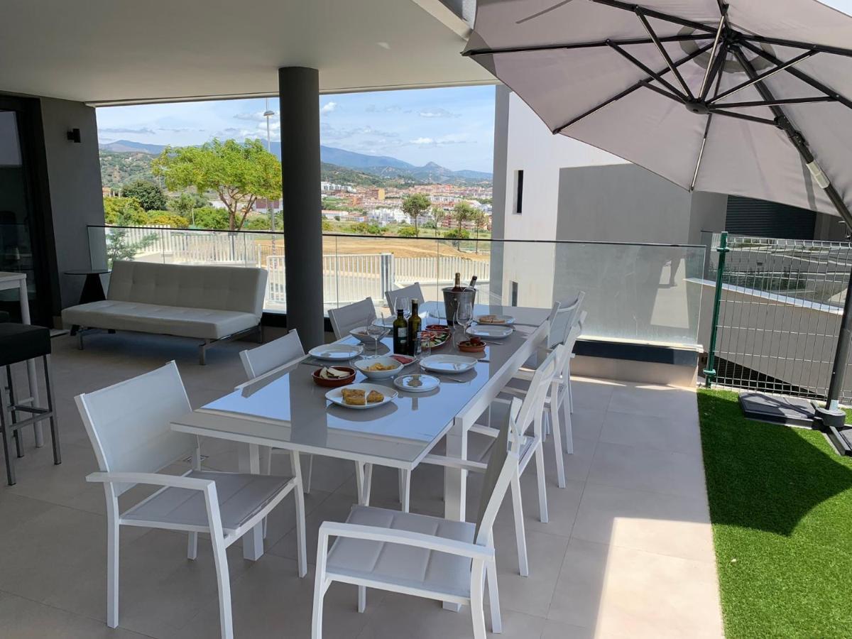 Appartement Casa Casu New Stunning 3 Bed Raised Ground Floor & Huge Balcony With Sea Pool & Mountain View Indoor & Outdoor Swimming Pools & Gym Walking Distance To Port Traveller Award 2023 *
