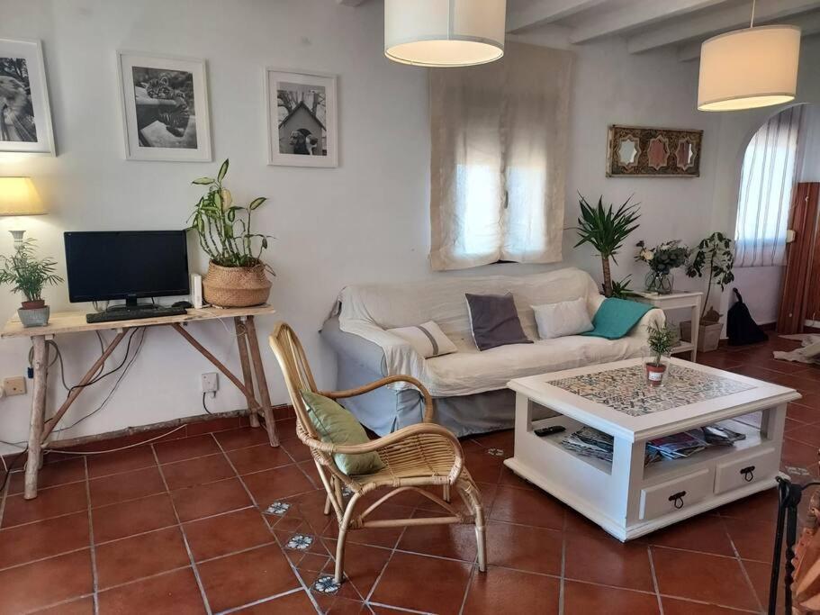 A 150 Metros De La Playa Y Del Puerto Deportivo Apartamento