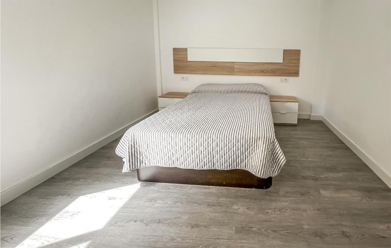 Apartment 3 Bedroom Awesome In *