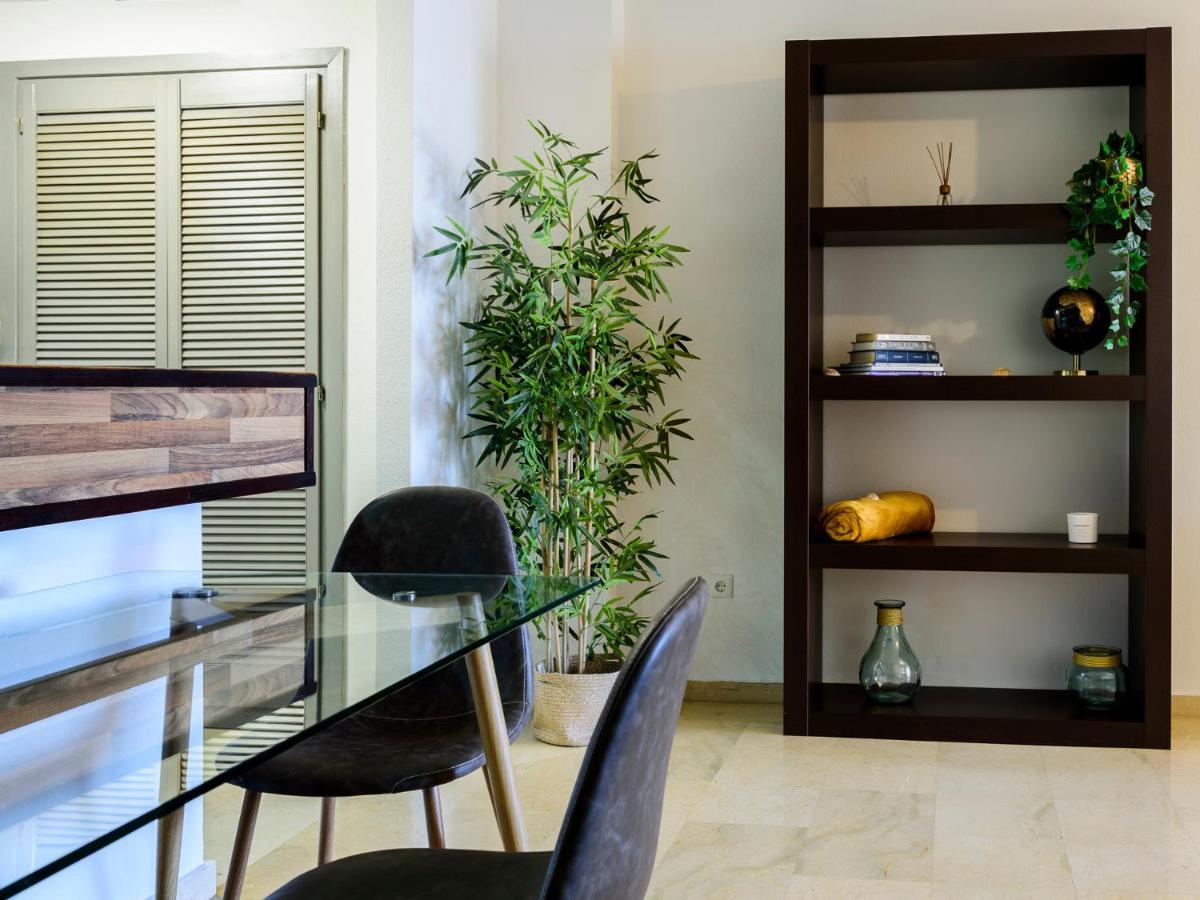 Marina With Sea Views, Pool And Parking Apartment Estepona