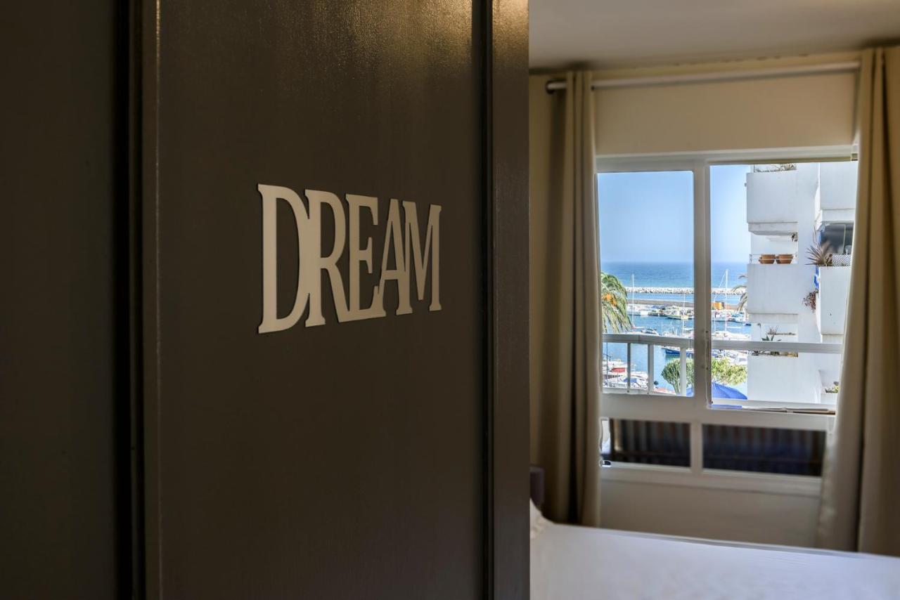 Marina With Sea Views, Pool And Parking Apartment