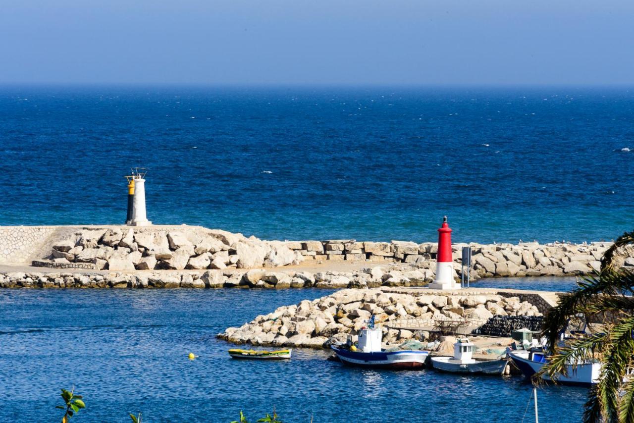 Marina With Sea Views, Pool And Parking
