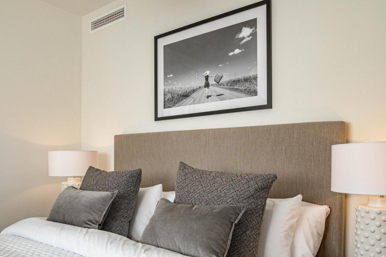 Inf27e- By Roomservices * Estepona