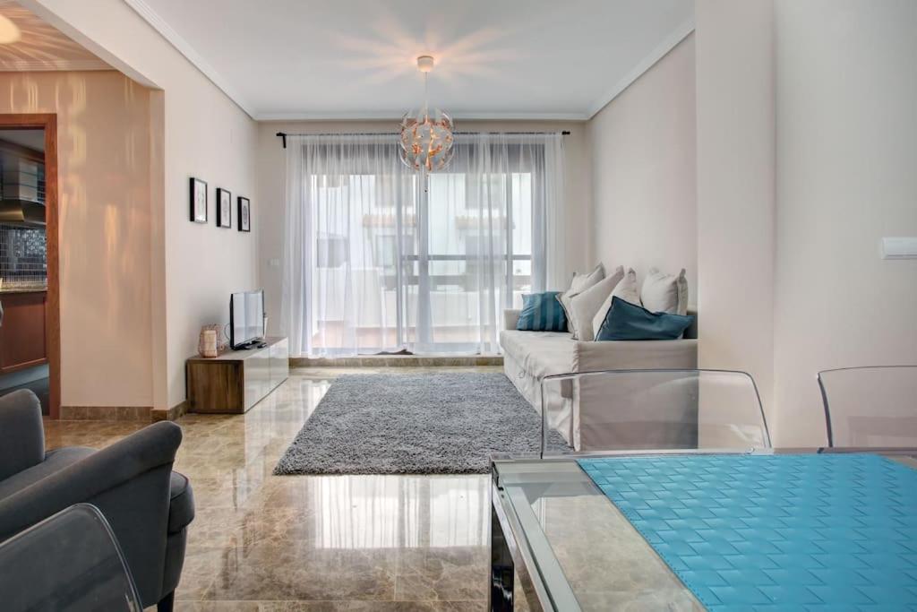 Apartment Luxury In Golf Hills, Estepona. *