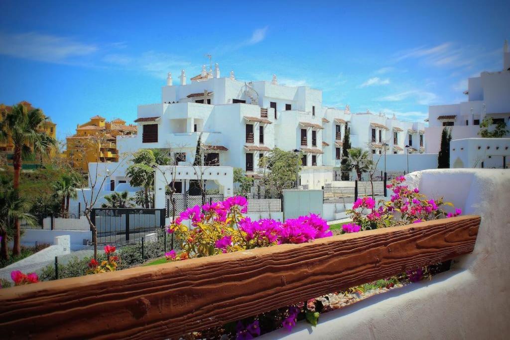 Luxury In Golf Hills, Estepona. Apartment Estepona