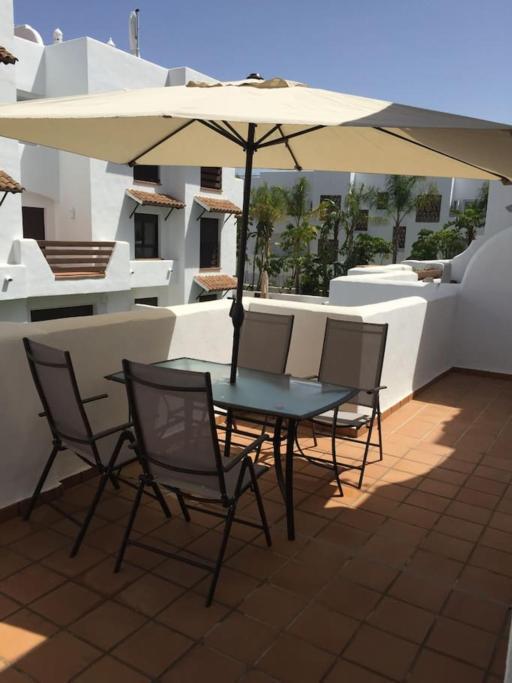 Luxury In Golf Hills, Estepona. Apartment